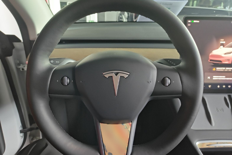 Tesla Model Y 2022 #11 Tesla Model Y 2022 immagine di auto #11