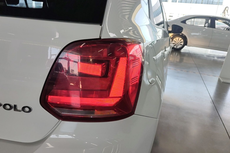 Volkswagen Polo 2018 car image #8