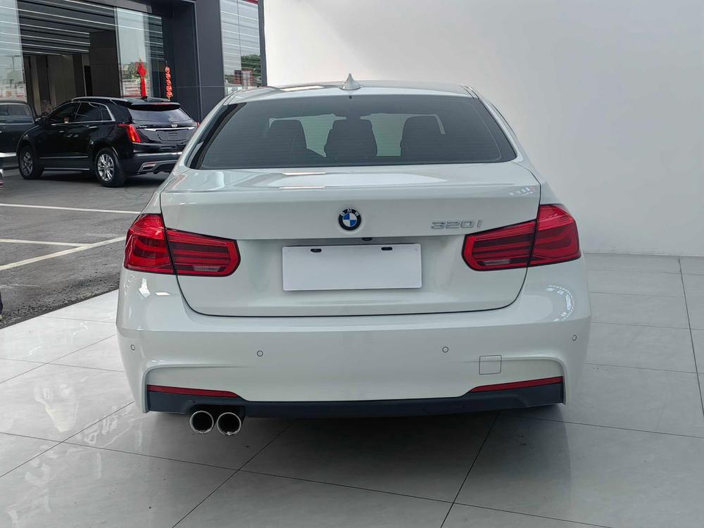 BMW 3 Series 2019 car image #6