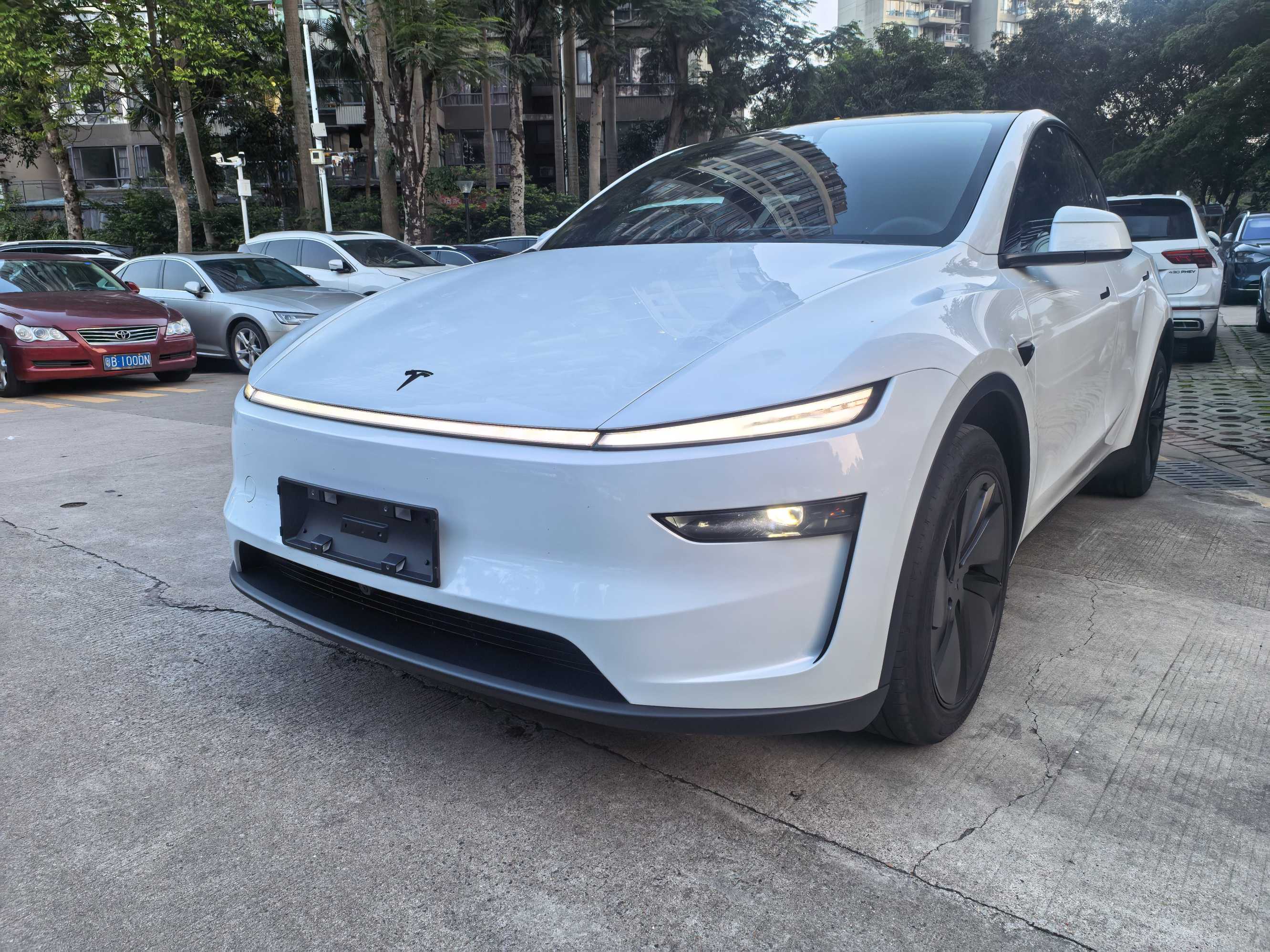 Tesla Model Y 2026 car image 