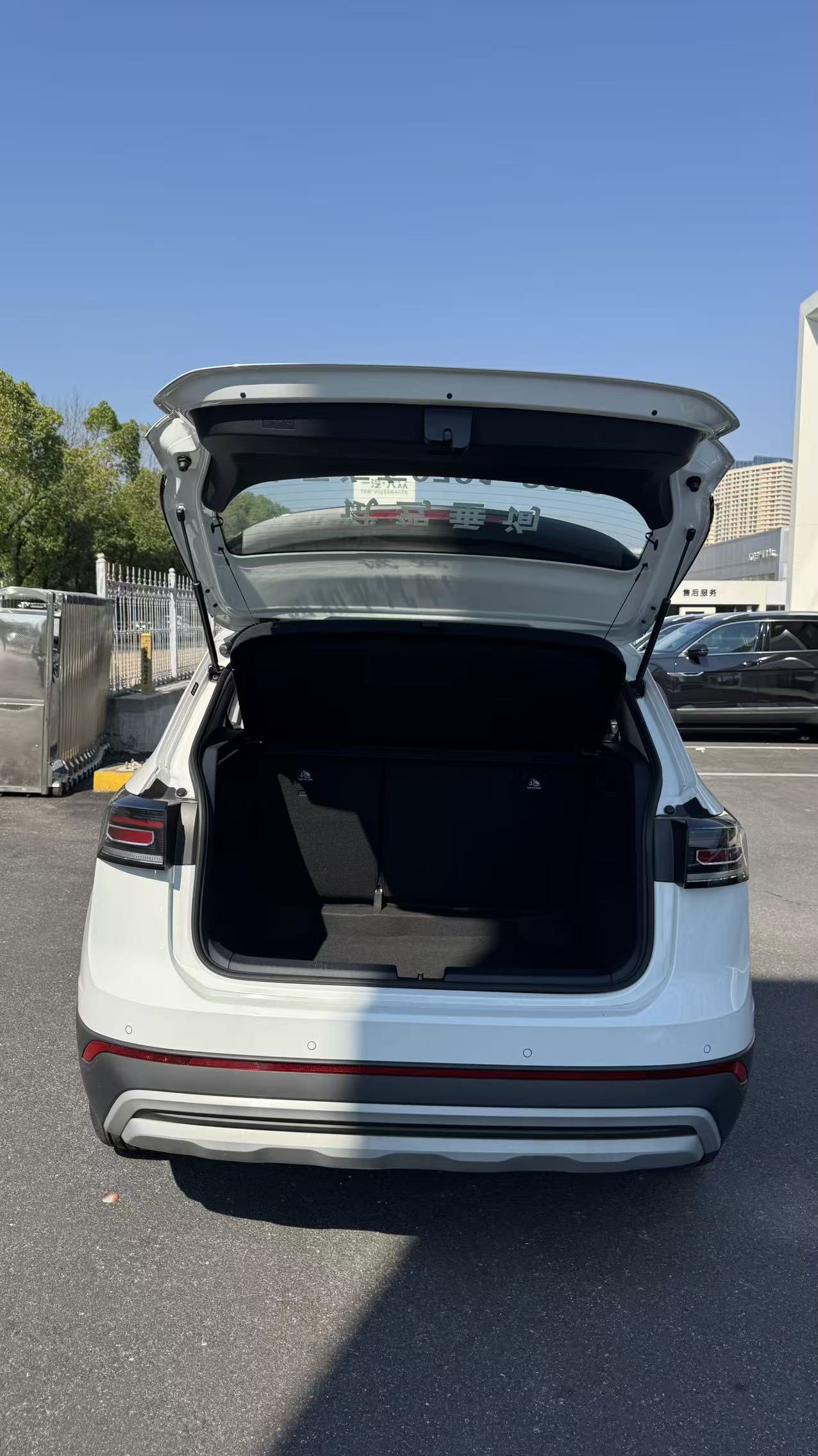 Volkswagen Tharu 2025 car image #7