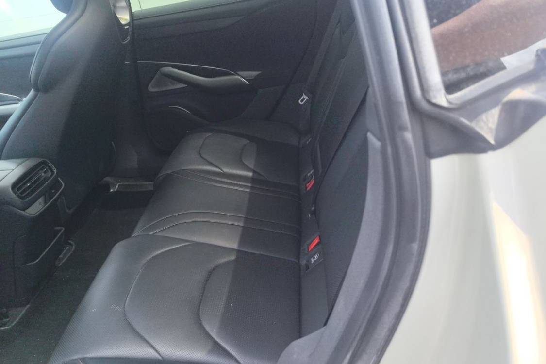MI SU7 2024 car image #19