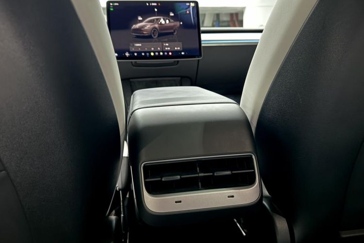 Tesla Model Y 2023 #22 Tesla Model Y 2023 car image #22