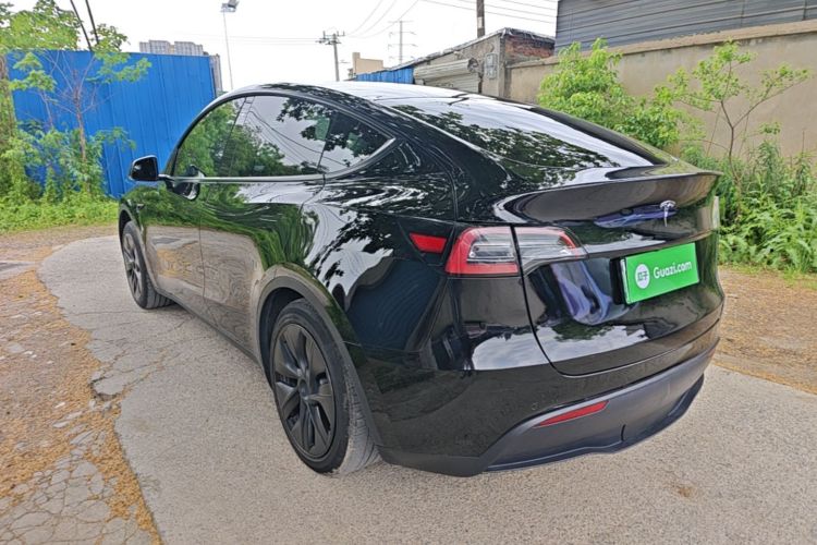 Tesla Model Y 2023 #5 Tesla Model Y 2023 car image #5