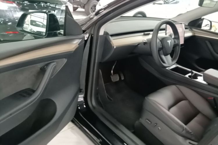Tesla Model Y 2022 #16 Tesla Model Y 2022 car image #16