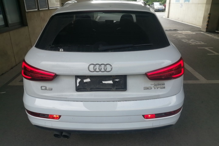 Audi Q3 2017 car image #6