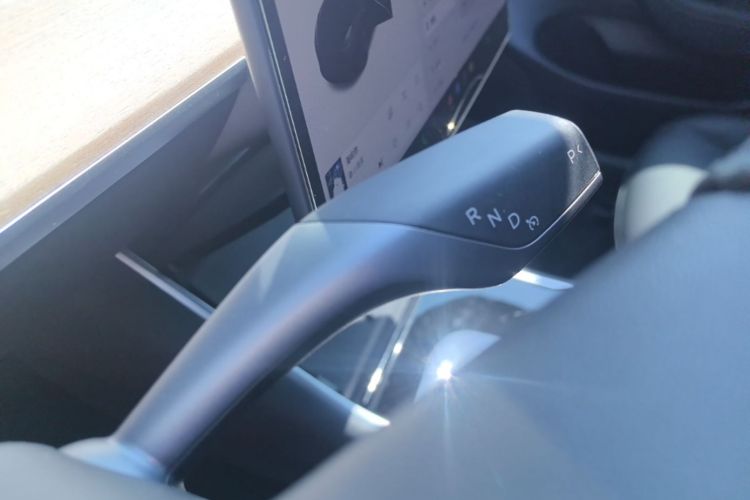 Tesla Model 3 2020 car image #14