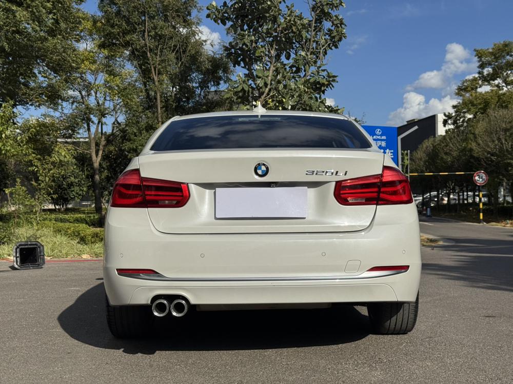 BMW 3 Series 2019 immagine di auto #6