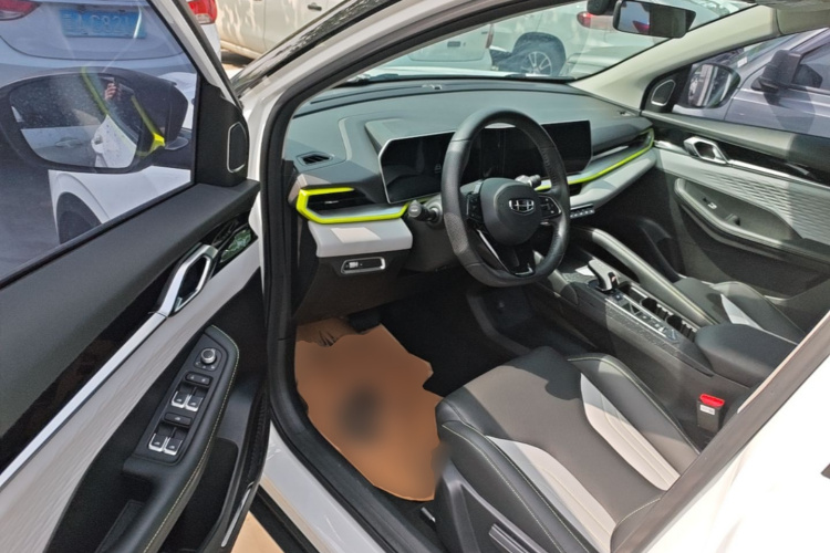 GEELY Coolray 2022 immagine di auto #16