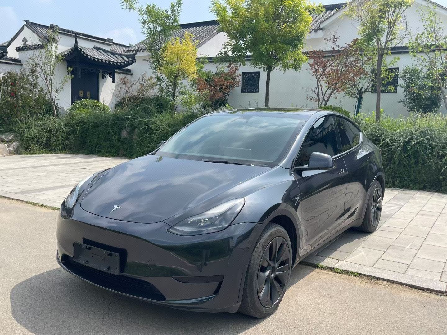Tesla Model Y 2023 immagine di auto 