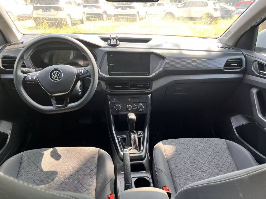 Volkswagen T-Cross 2023 изображение автомобиля #9