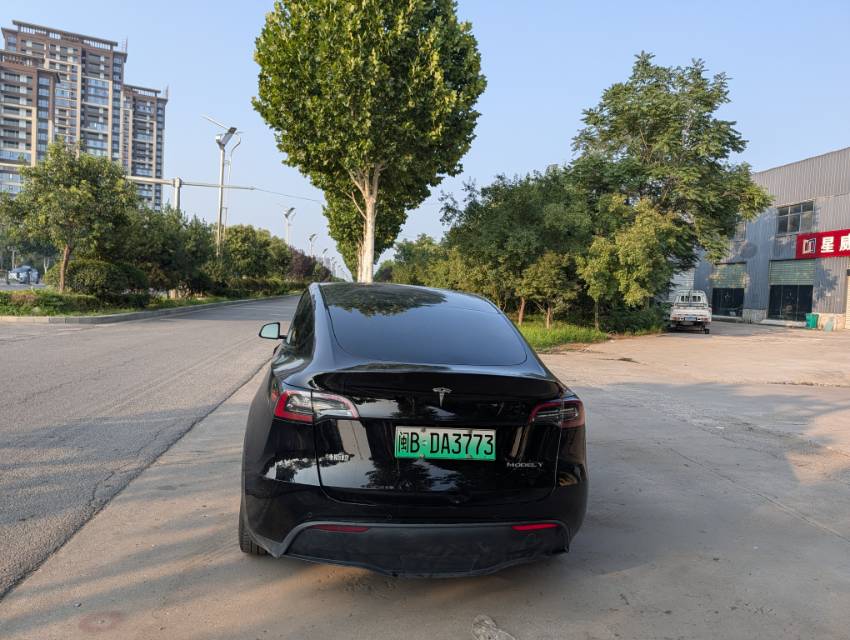Tesla Model Y 2022 car image #5
