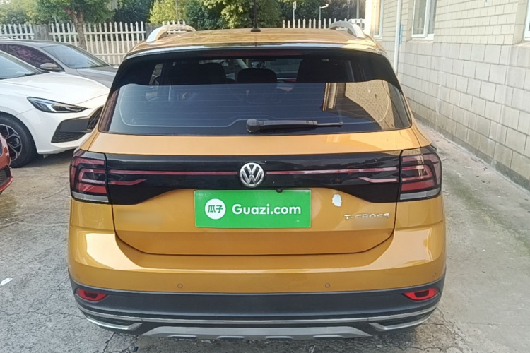 Volkswagen T-Cross 2019 #6 Volkswagen T-Cross 2019 car image #6
