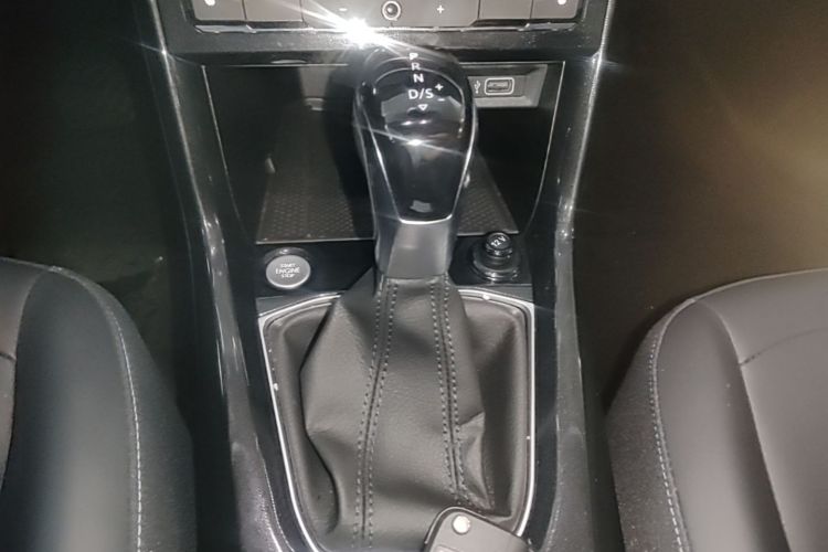 Volkswagen Tharu 2025 car image #14