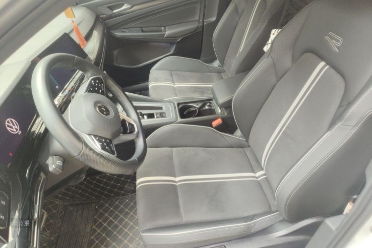 Volkswagen Golf 2021 car image #17