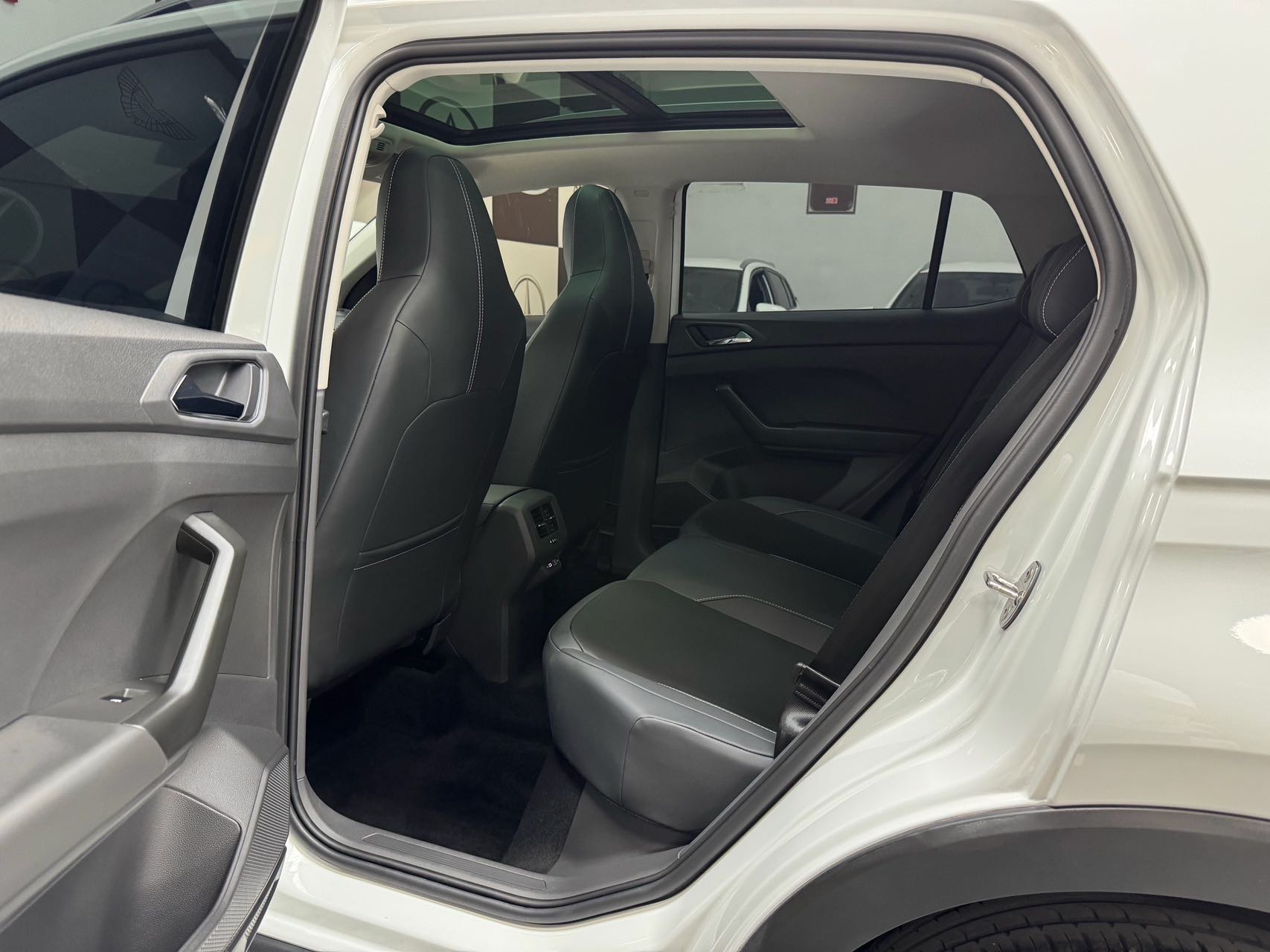 Volkswagen T-Cross 2023 #8 Volkswagen T-Cross 2023 car image #8