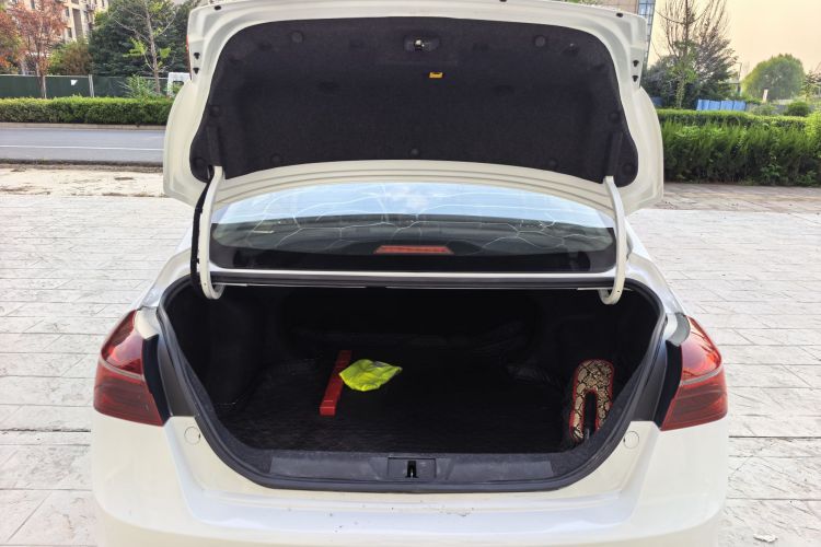 GEELY Emgrand 2021 car image #19