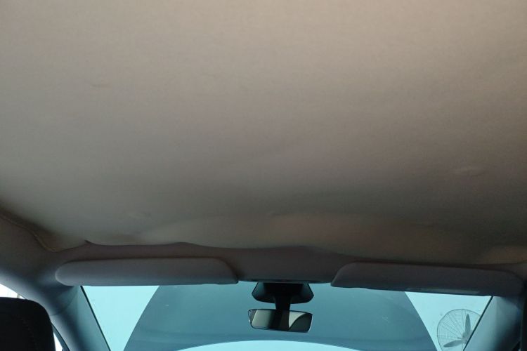 Tesla Model Y 2025 #18 Tesla Model Y 2025 car image #18