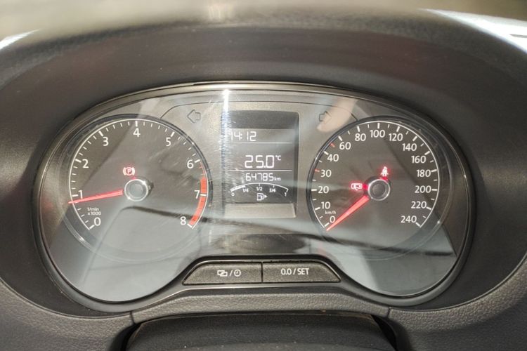 Volkswagen Polo 2017 car image #12