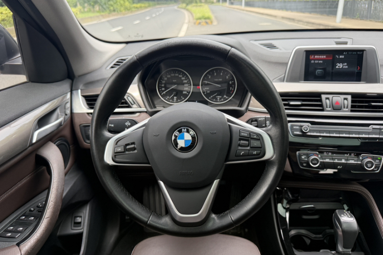 BMW X1 2018 #16 BMW X1 2018 car image #16