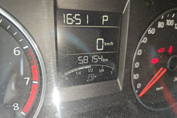 Volkswagen Polo 2015 car image #14