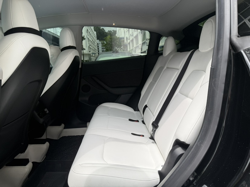 Tesla Model Y 2022 #4 Tesla Model Y 2022 car image #4