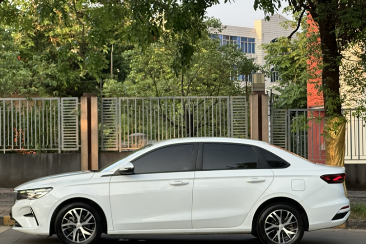 GEELY Emgrand 2023 car image #3