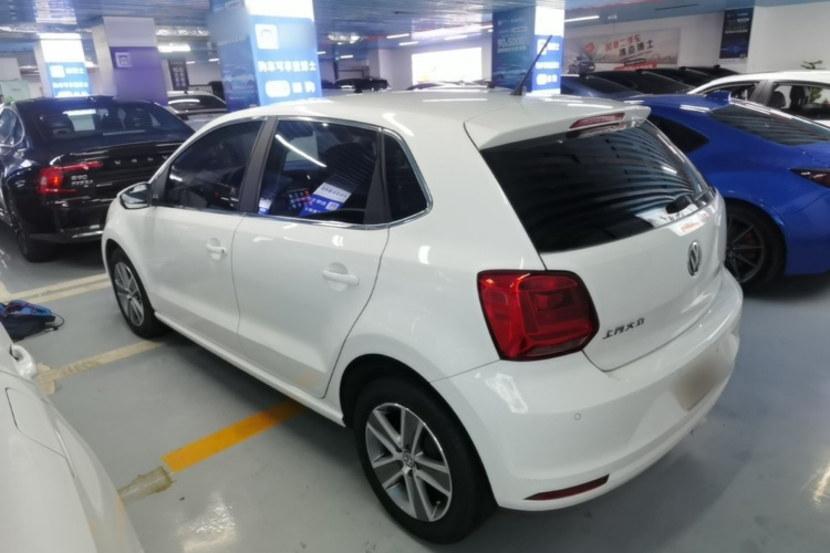 Volkswagen Polo 2017 car image #5