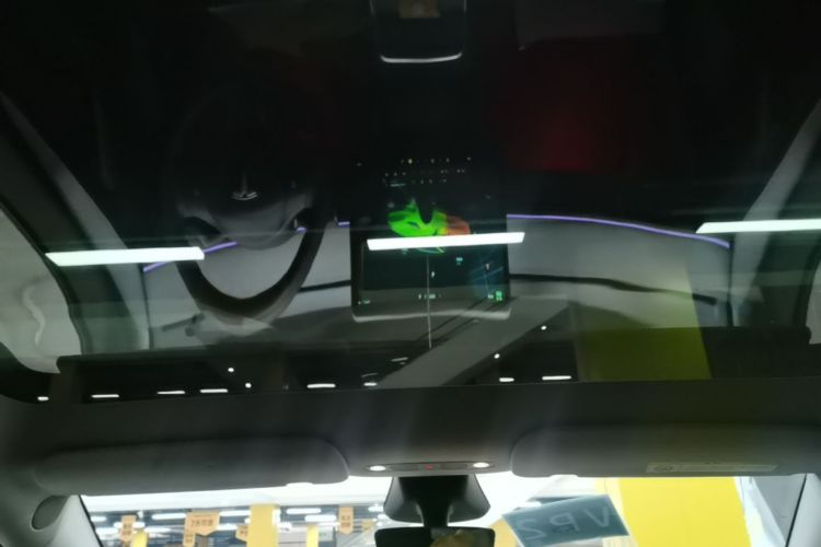 Tesla Model Y 2024 صورة سيارة #20