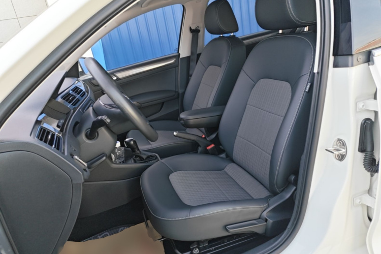 Volkswagen Santana 2018 car image #15