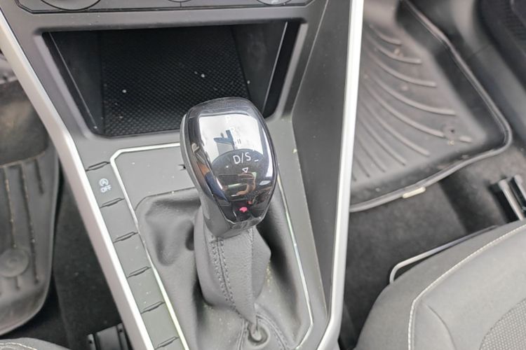 Volkswagen Polo 2022 car image #14