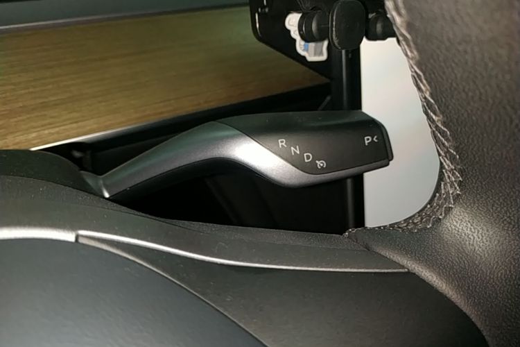 Tesla Model Y 2023 #18 Tesla Model Y 2023 car image #18