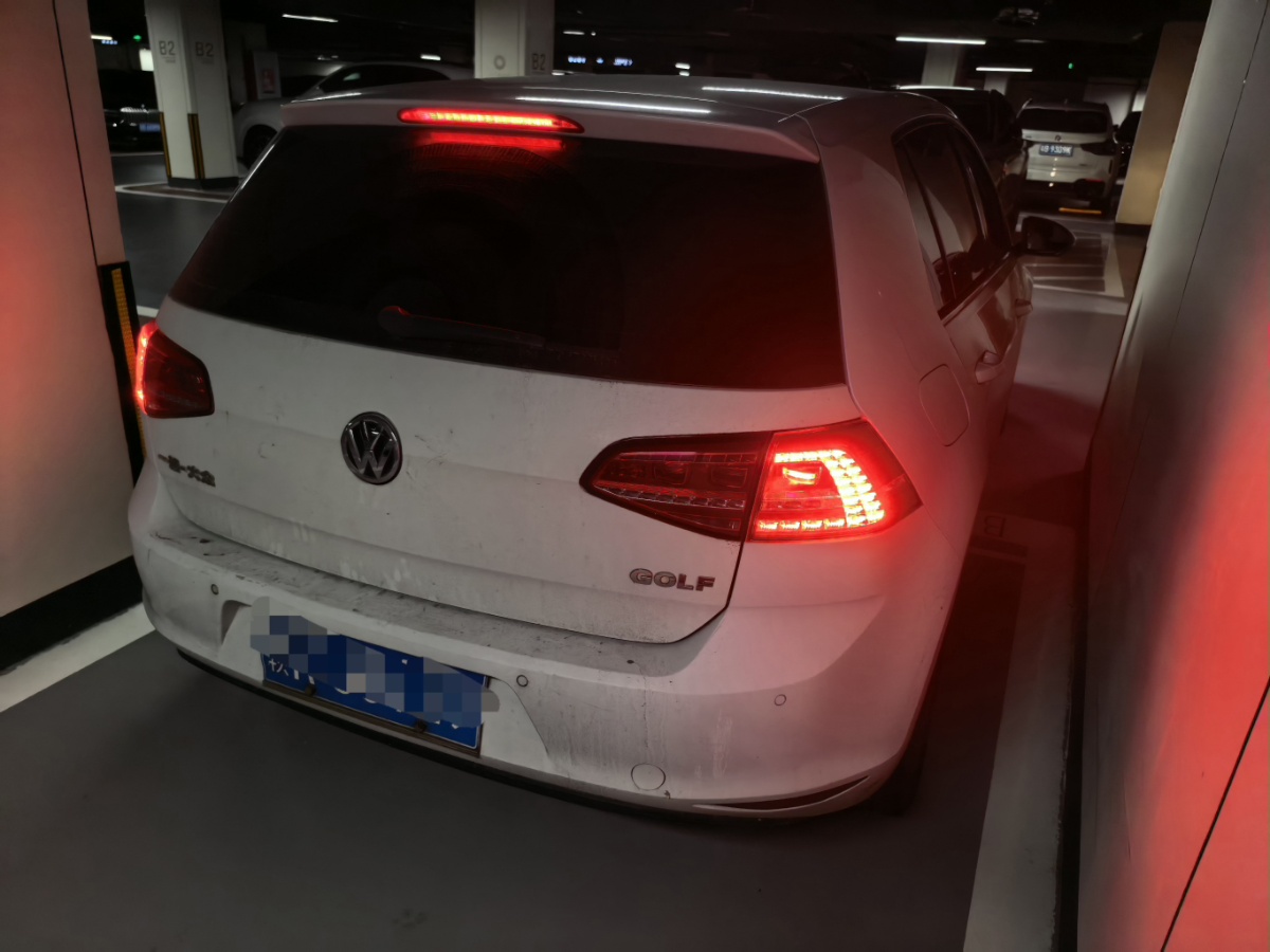 Volkswagen Golf 2014 car image #4