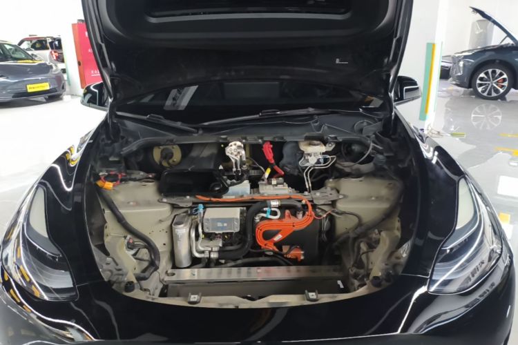Tesla Model Y 2023 car image #20