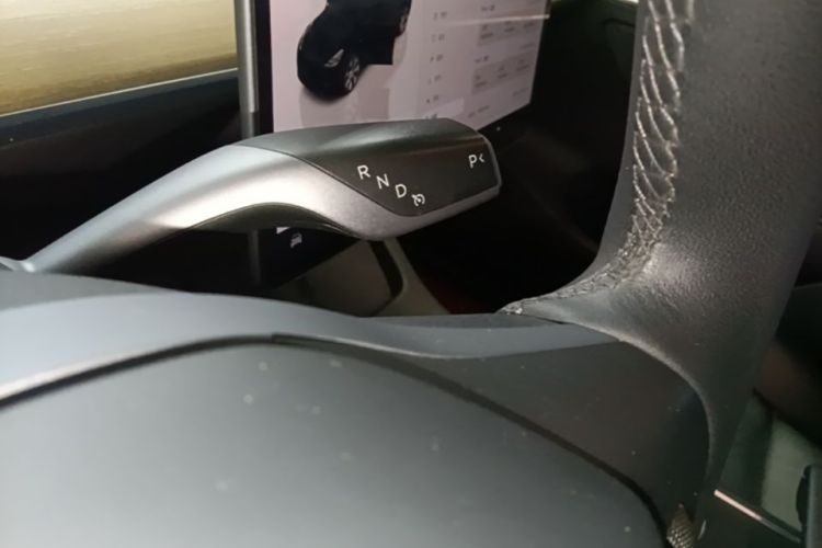Tesla Model Y 2023 #14 Tesla Model Y 2023 car image #14