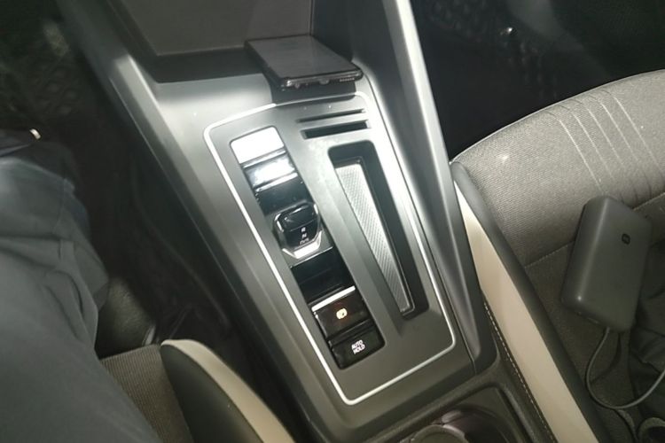Volkswagen Golf 2023 car image #14