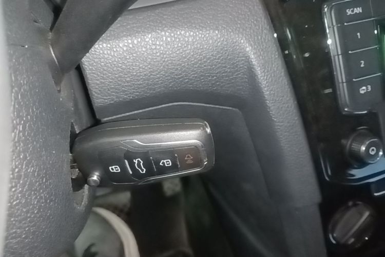 Volkswagen Bora 2023 car image #9