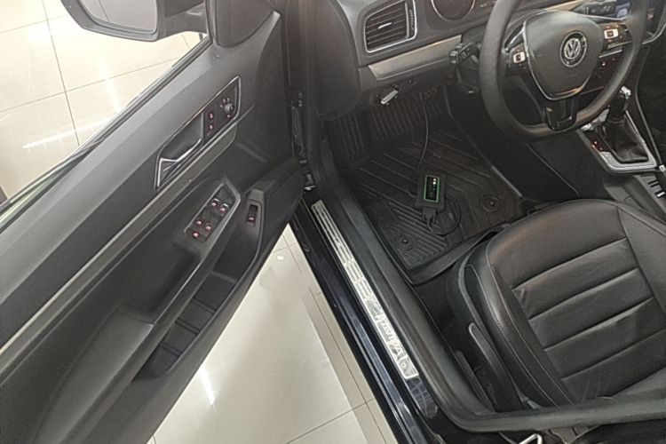 Volkswagen Lavida 2017 car image #16