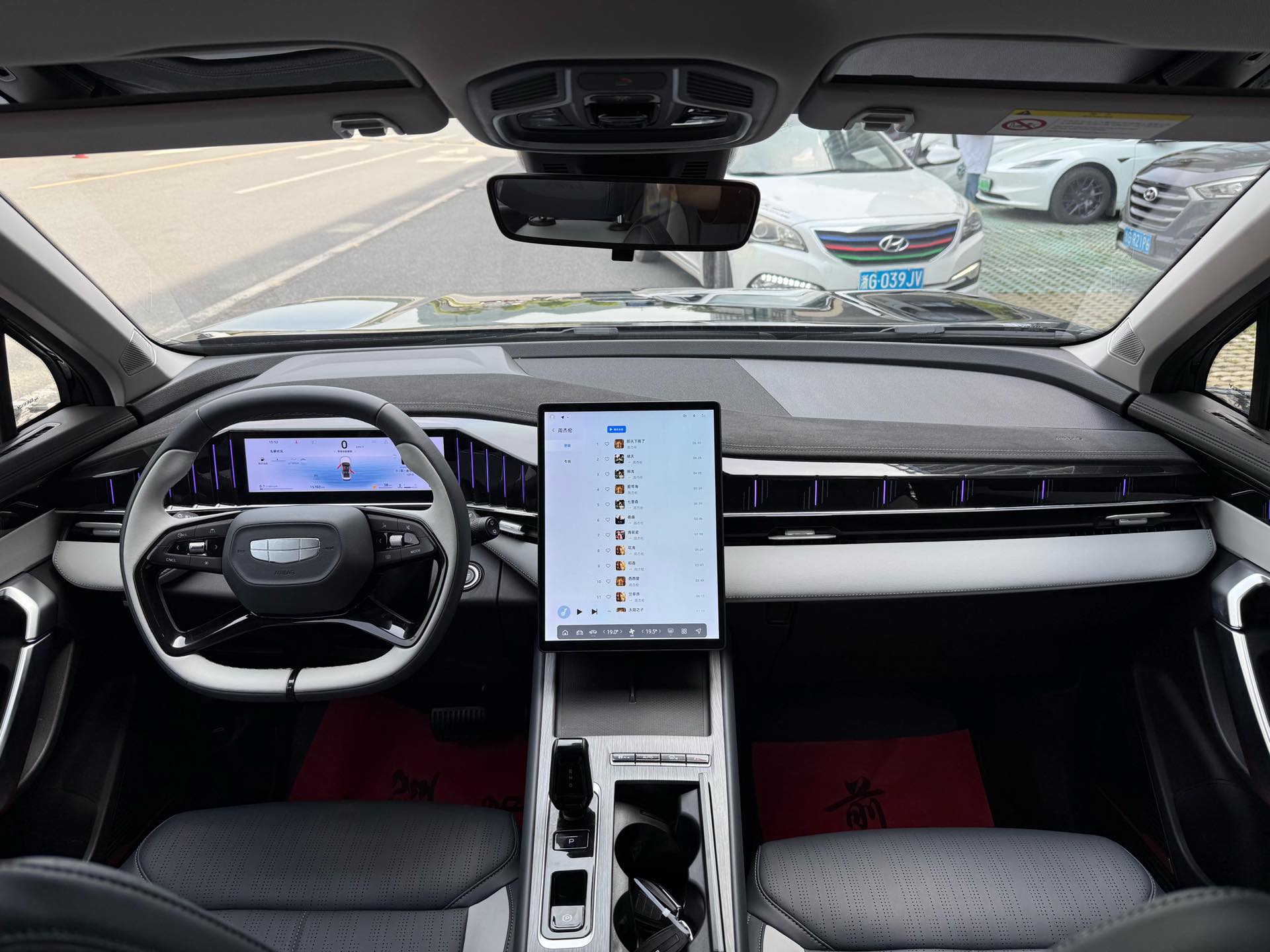 GEELY Boyue L 2024 car image #10