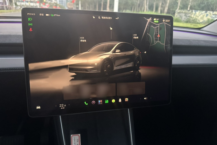 Tesla Model Y 2025 immagine di auto #23