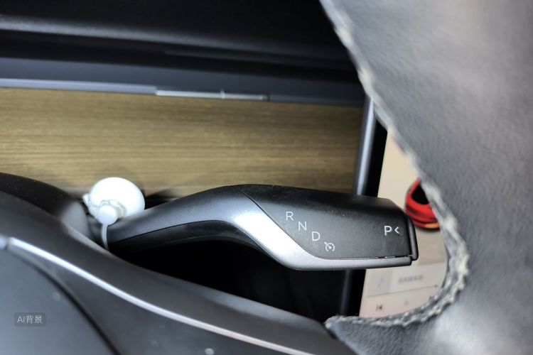Tesla Model 3 2023 car image #16
