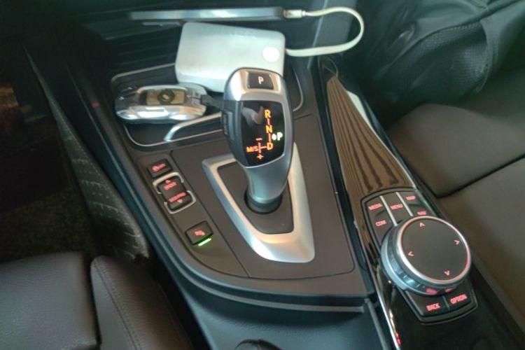 BMW 3 Series 2019 #18 BMW 3 Series 2019 immagine di auto #18