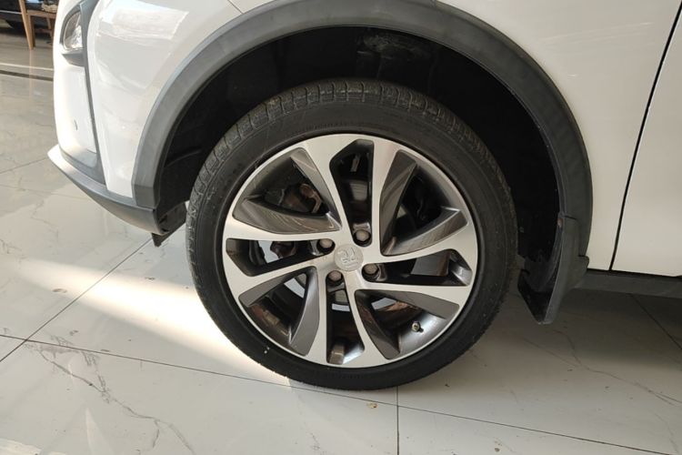 BYD Yuan 2017 изображение автомобиля #9