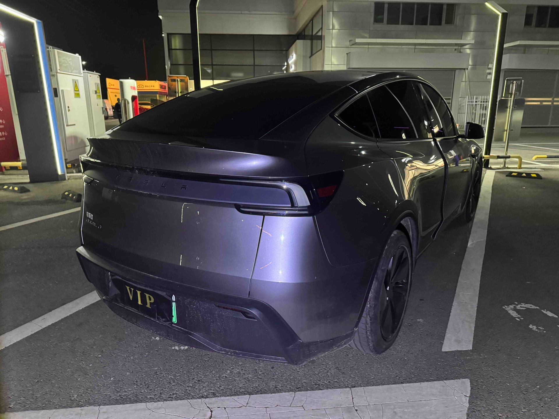 Tesla Model Y 2025 #6 Tesla Model Y 2025 image de voiture #6