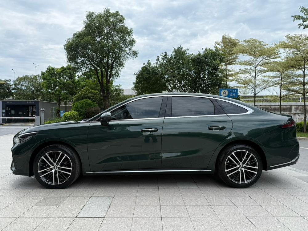 GEELY Emgrand 2025 #4 GEELY Emgrand 2025 car image #4