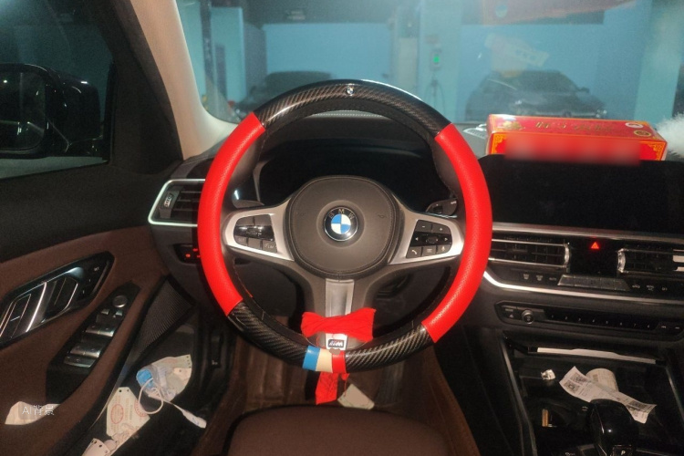 BMW 3 Series 2020 car image #12
