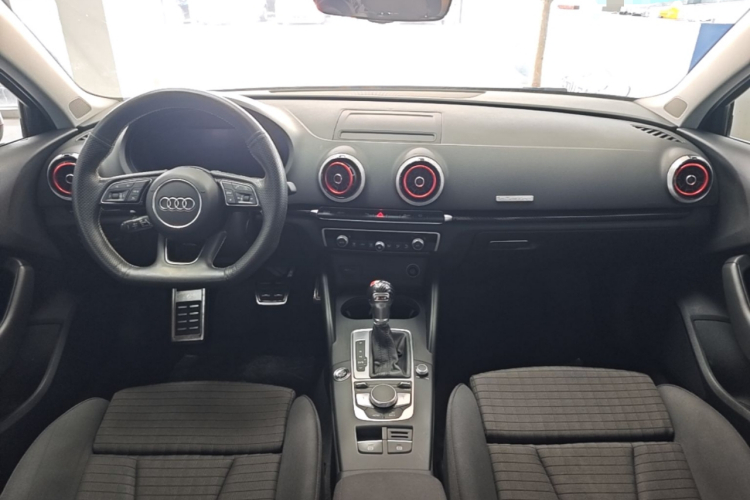 Audi A3 2019 car image #10