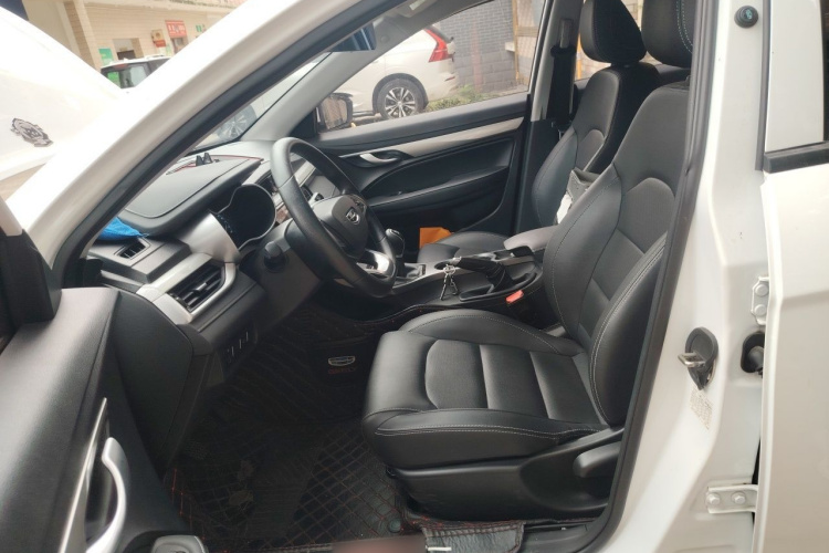 GEELY Emgrand 2020 #19 GEELY Emgrand 2020 car image #19