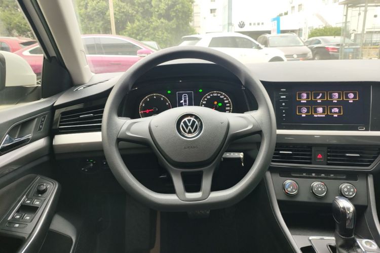 Volkswagen Bora 2021 car image #11