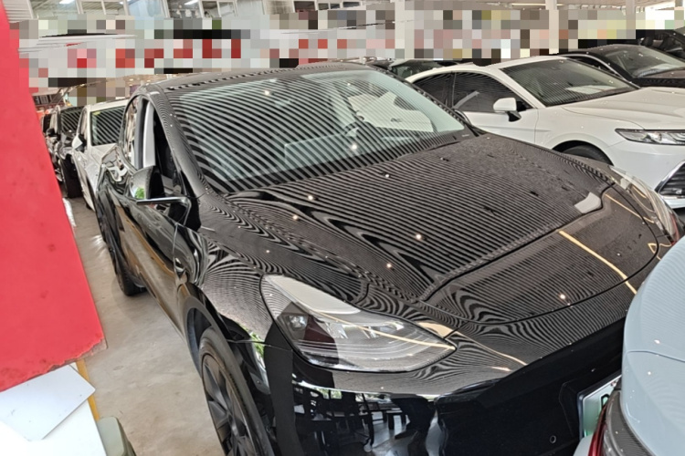 Tesla Model Y 2023 car image #4